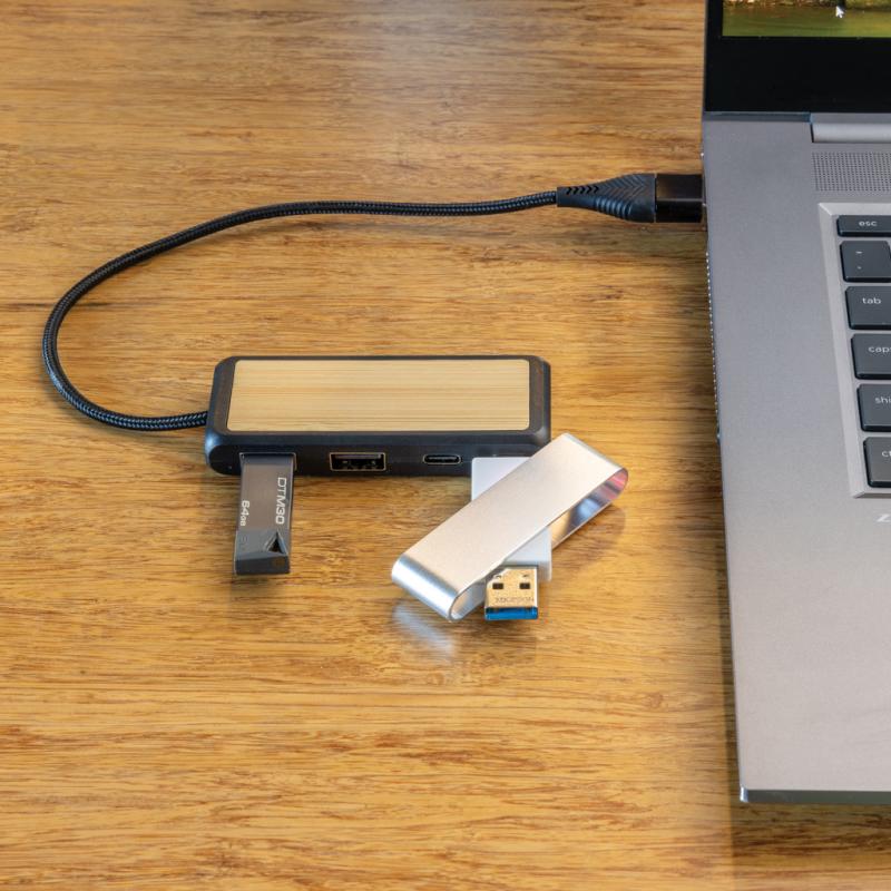 USB rozbočovač s duálnym vstupom Link z RCS plastu a bambusu čierna 6