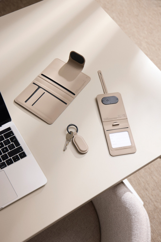 VINGA Baltimore RCS prívesok na kľúče s duál. vyhľadávačom greige 12