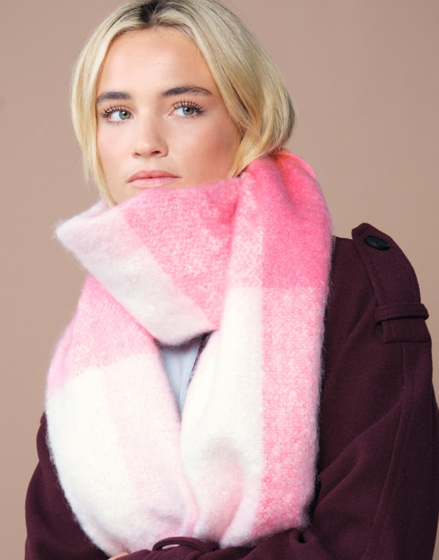 Fluffy Check Scarf 4