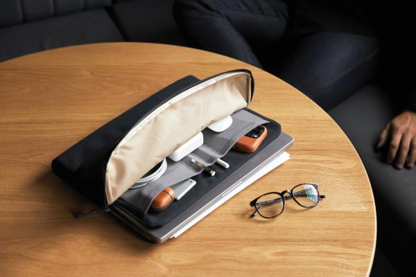 Bellroy Laptop Caddy 16" čierna 13