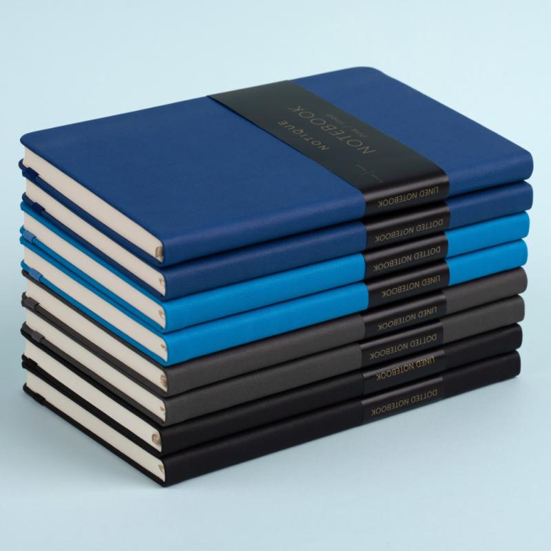 NOTIQUE Notes Modrý, bodkovaný, 13 x 21 cm