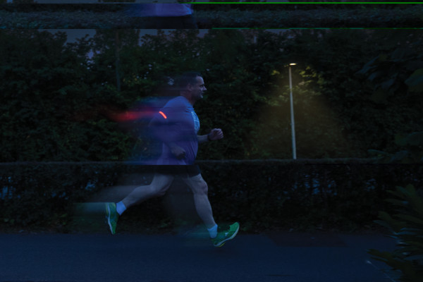 Lumi Sprint nabíjateľné bežecké LED svetlo z rec. RCS plastu sivá 8