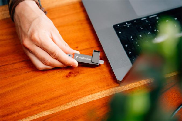 USB kľúč, 128GB, USB-A/C 3.2 Gen1, VERBATIM "Dual QuickStick", čierny 5