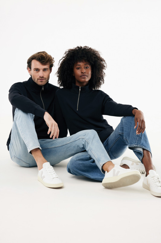 IQONIQ Elgon sveter s krátkym zipsom z recyklovanej bavlny čierna M 17