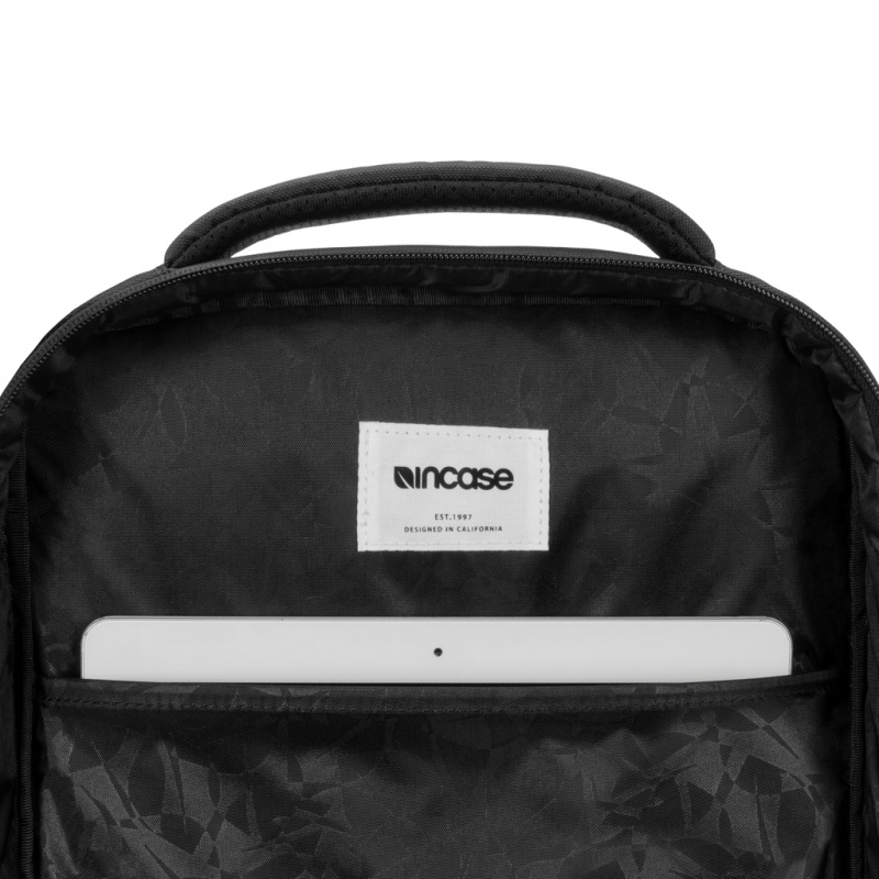Batoh Incase ICON Slim Pack čierna 13