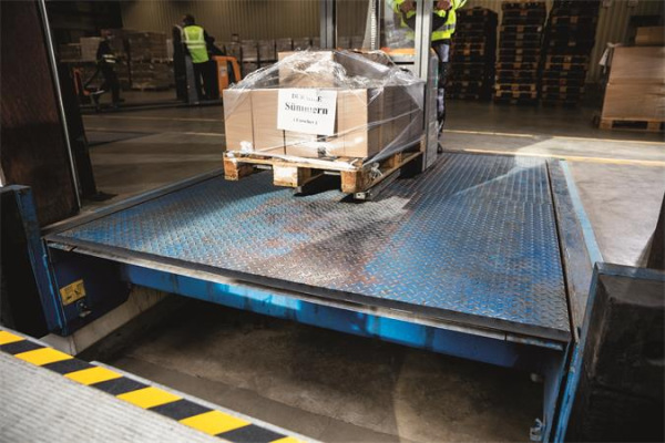 Protišmyková páska, 5 cm x 15 m, DURABLE "DURALINE® GRIP+", čierna 8