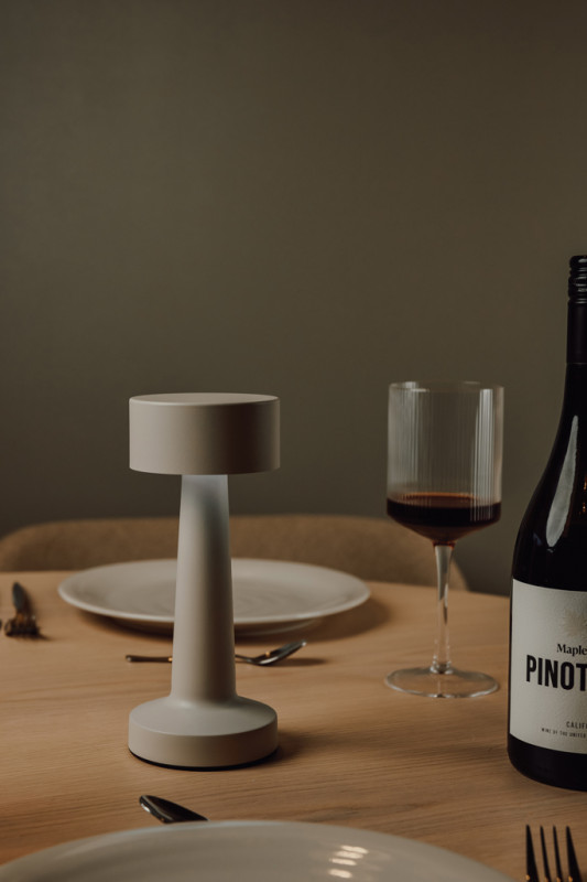 VINGA Maris stolná lampa z rec. ABS (RCS) béžová 7