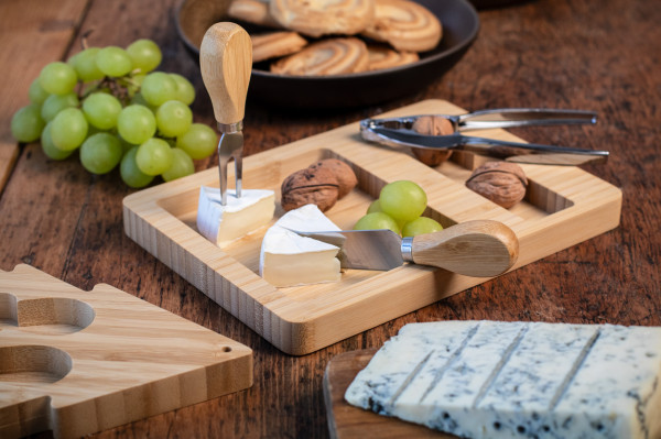 Jarlsberg vianočná sada nožov na syry 8