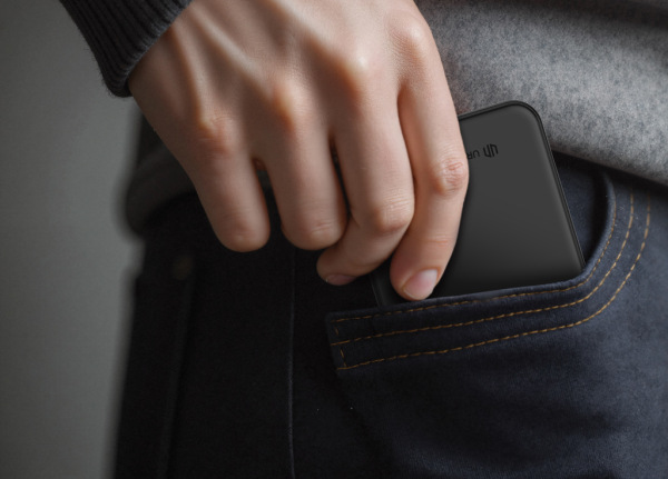 Urban Vitamin Pomona 5000 mAh Qi2.2 25W magnet. powerbanka čierna 13