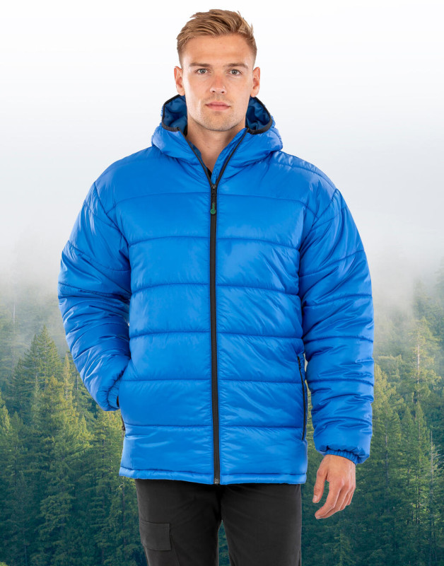 Recyklovaná polstrovaná parka s kapucňou