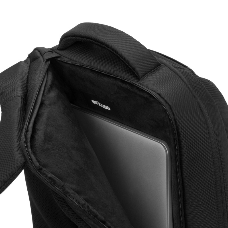 Batoh Incase ICON Slim Pack čierna 14