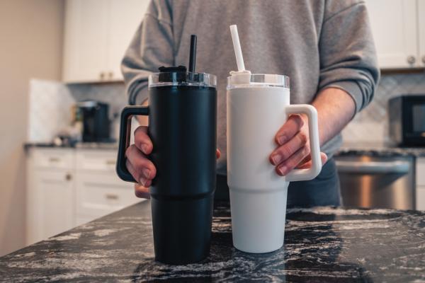 Termohrnček s madlom Tana 900ml z RCS plastu čierna 10