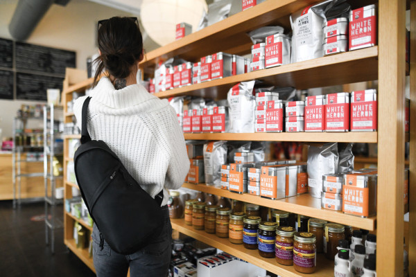 Crossbody taška Renew z rPET AWARE™ čierna 6