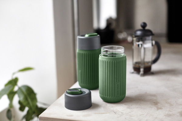 Cestovný sklenený hrnček 340 ml Black+Blum olivovo zelená 8