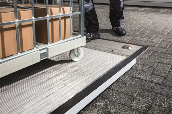 Protišmyková páska, 5 cm x 15 m, DURABLE "DURALINE® GRIP+", čierna 6