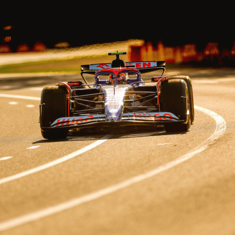 NOTIQUE Poznámkový kalendár Formula – Jiří Křenek 2026, 30 x 30 cm 11
