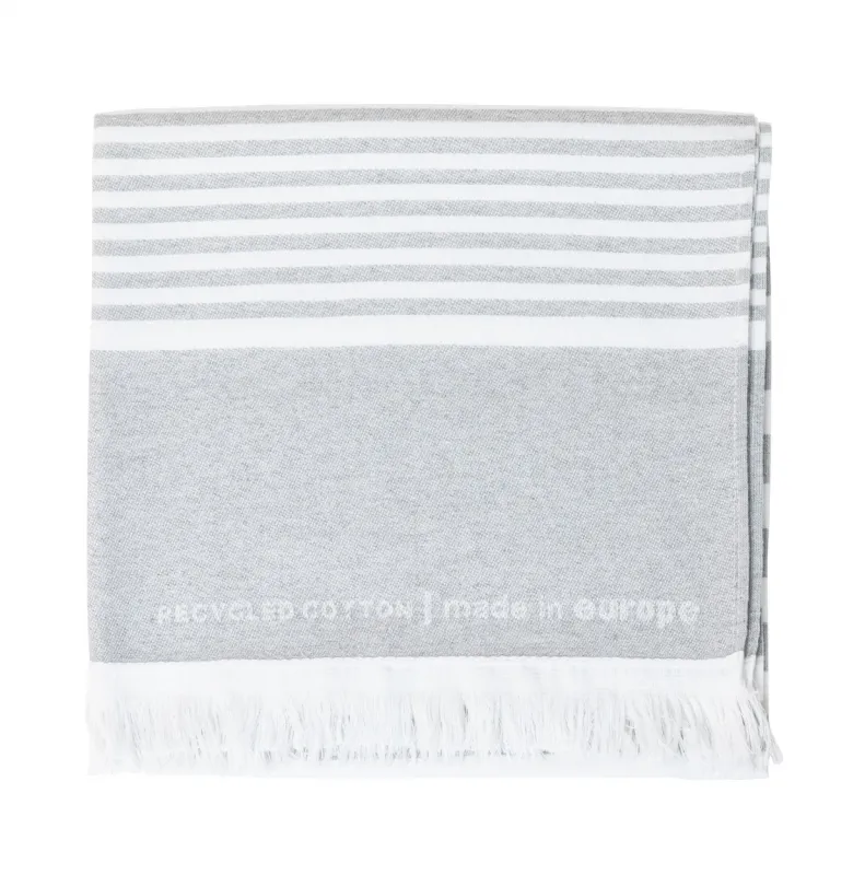 Yisper beach towel