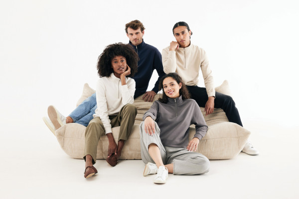 IQONIQ Elgon sveter s krátkym zipsom z recyklovanej bavlny desert S 17