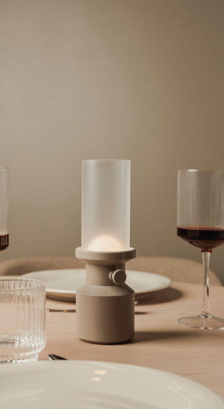 VINGA Niori RCS stolová lampa béžová 5