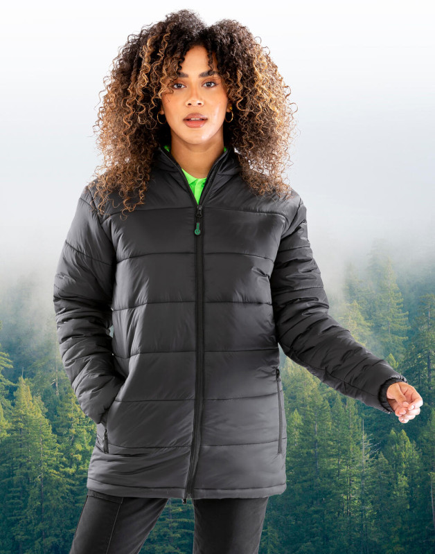 Recyklovaná polstrovaná parka s kapucňou 4