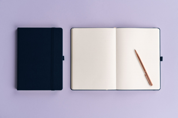 NOTIQUE Notes Balacron, tmavomodrý, bodkovaný, 15 x 21 cm 5