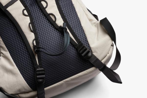 Bellroy Lite Daypack béžová 7