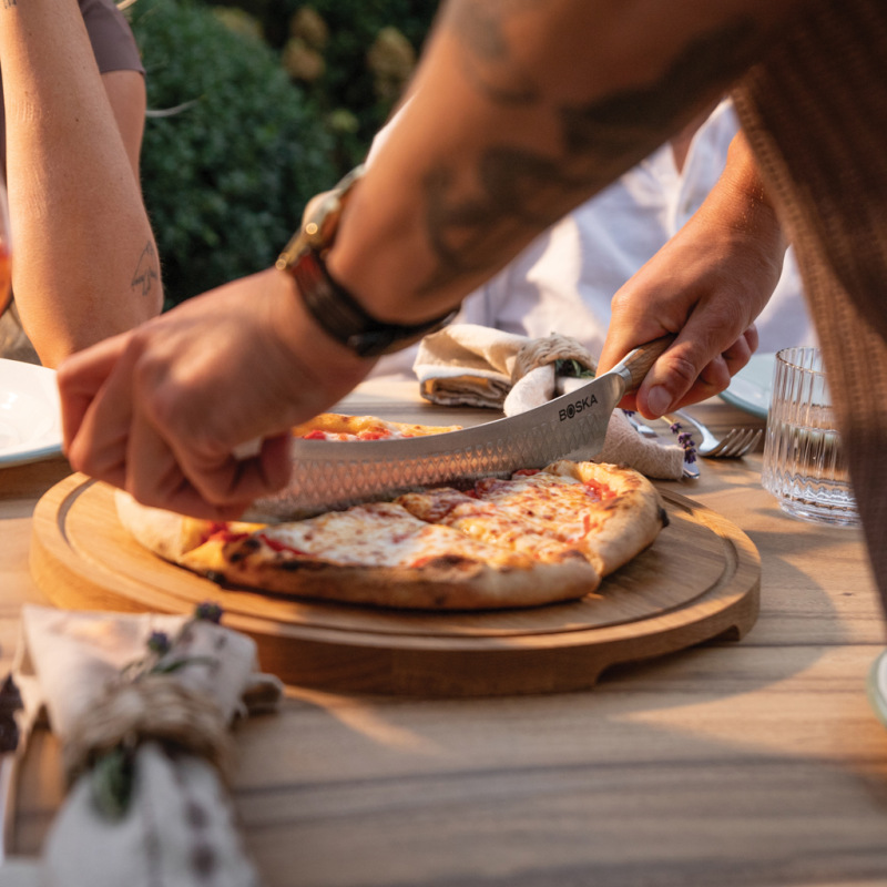 Nôž na pizzu a syr Oslo+ Nr.4 od značky BOSKA oceľ 12