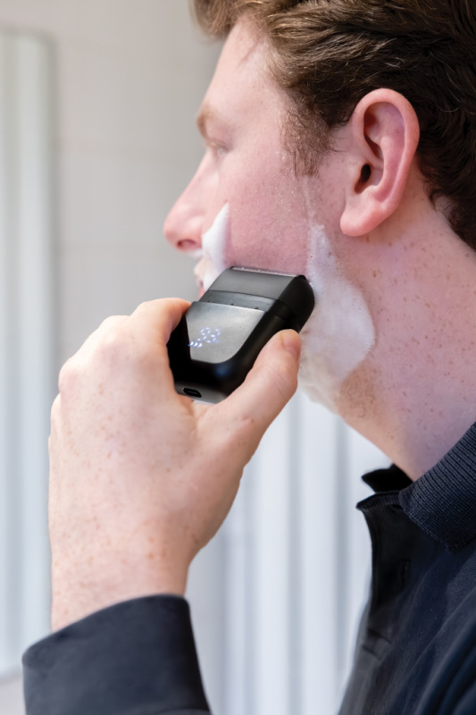 TrimBlade dobíjací cestovný holiaci strojček IPX7 čierna 9