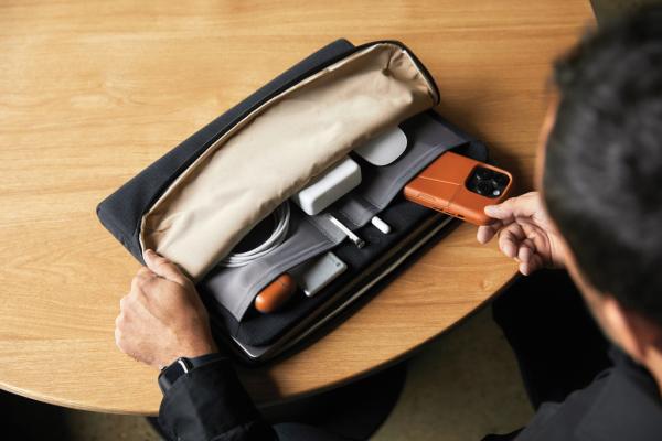 Bellroy Laptop Caddy 16" čierna 11