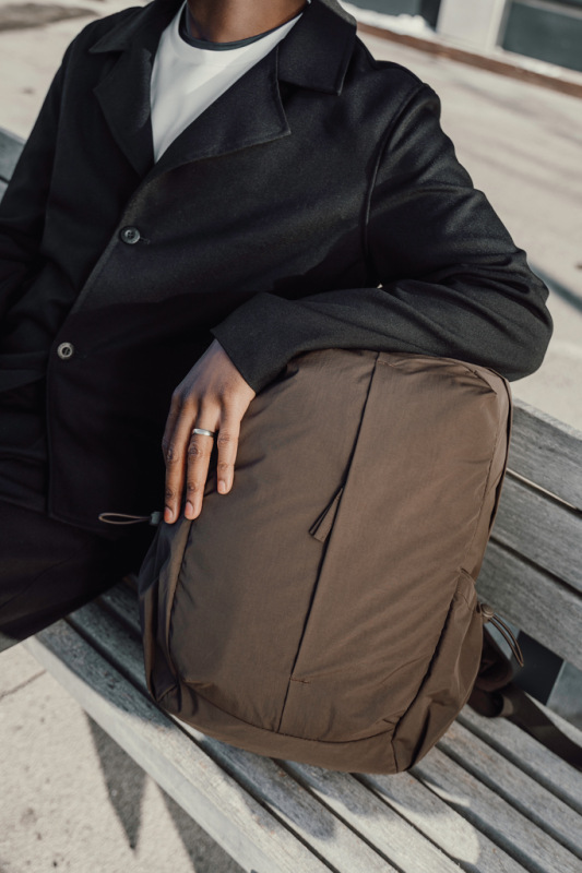 KENTO URBAN 15,6" batoh z rec. nylónu s predným vreckom hnedá 7