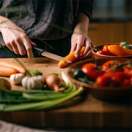 Nôž na šúpanie, 11 cm, FISKARS "Essential" 5