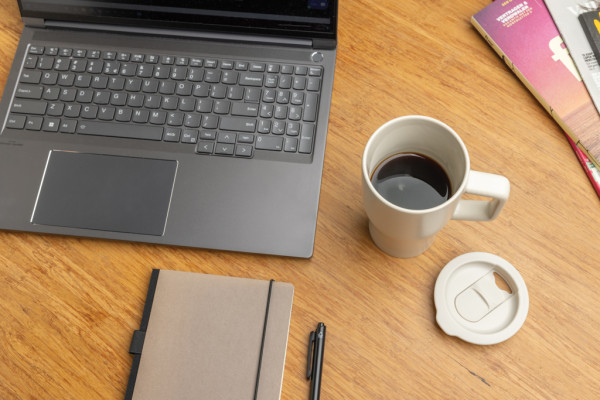 Keramický luxusný hrnček Quencher 490 ml warm brown 9