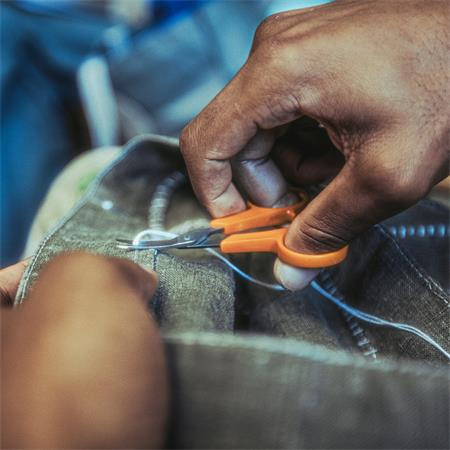 Nožnice na látky, 10 cm, ohnuté, FISKARS "Classic", oranžové 5