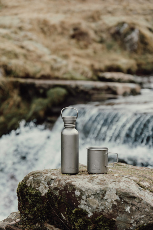 Nordic Drift Trail Ultra Ľahká Titánová Fľaša na vodu 600 ml strieborná 17