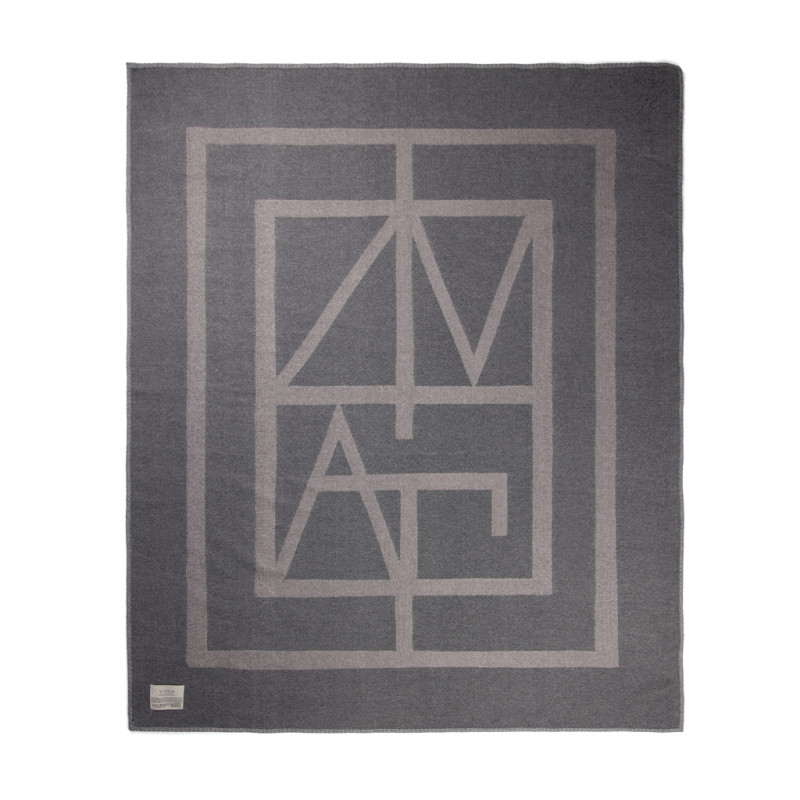 VINGA Monogram GRS deka sivá 2