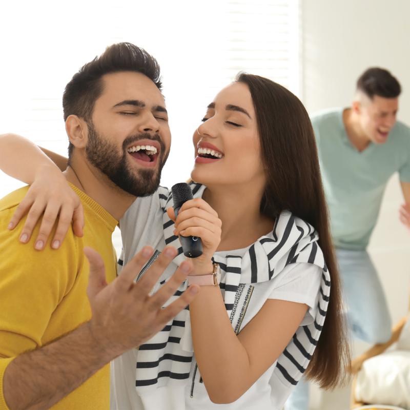 Sada na karaoke s dvojitým mikrofónom Singvibe z RCS plastu čierna 13