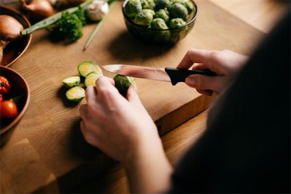 Set nožov na šúpanie, 2 ks, FISKARS "Essential" 5