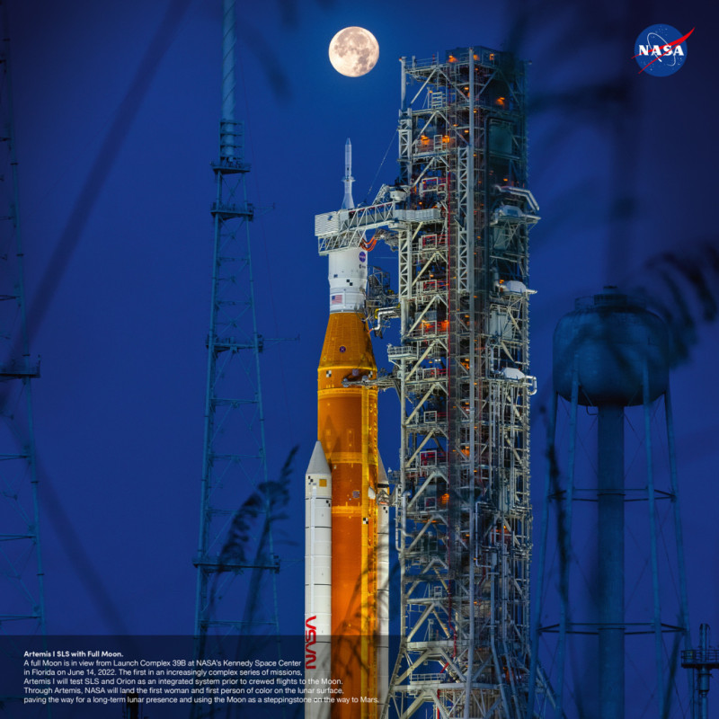 NOTIQUE Poznámkový kalendár NASA 2026, 30 x 30 cm 2