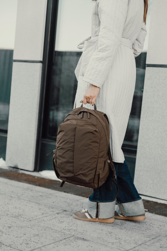 KENTO URBAN 15,6" batoh z rec. nylónu s predným vreckom hnedá 8