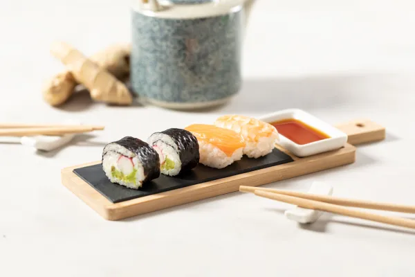 Gunkan sada na servírovanie sushi