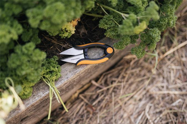 Nožnice na bylinky, FISKARS "Solid™ SP220" 7