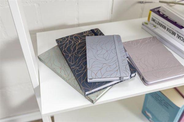 Diár, A6, týždenný, 2027, tvrdá obálka, SIGEL "Jolie", Twilight Grey 3