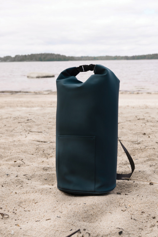 VINGA Baltimore RCS rolovacia chladiaca taška námornícka modrá 4