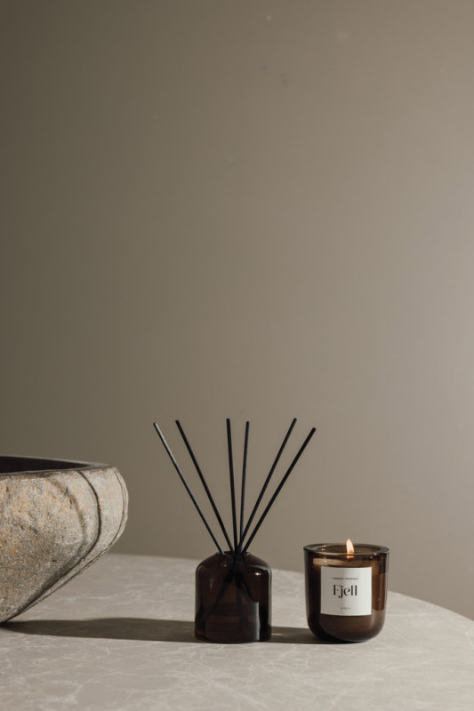 VINGA Nordic Essence útulný svietnik off white 2