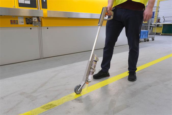 Rameno na označovanie podláh, pre sprejové farby, DURABLE "Duraline® EasyTrack" 3