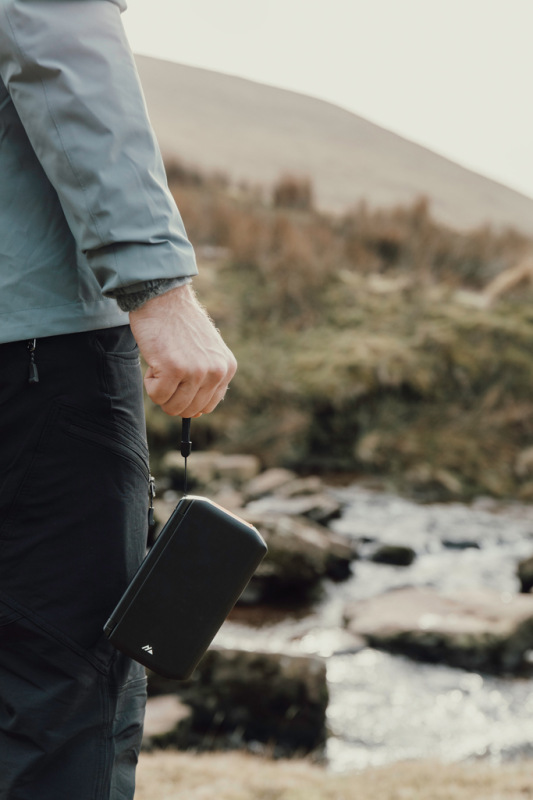 Nordic Drift Titan solárna powerbanka 10 000 mAh s 3 panelmi čierna 6