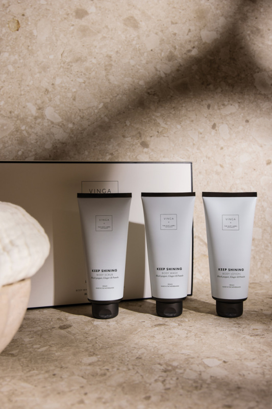 VINGA x TGL darčeková sada starostlivosti o telo biela 6