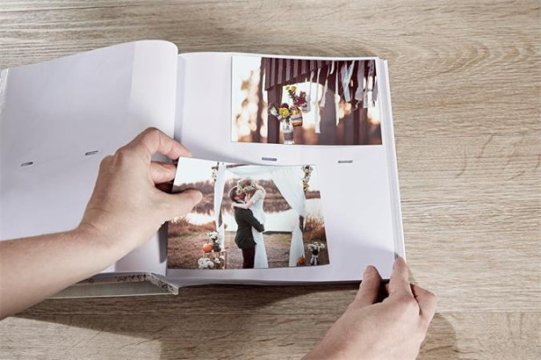 . Fotoalbum, na 200 fotiek, 10x15 cm, "Walther Fun Wedding", krémovo biely 2